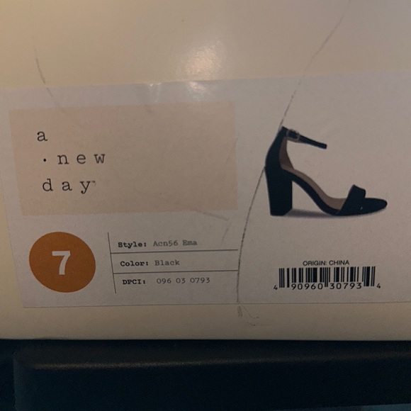 Heels - Picture 2 of 4